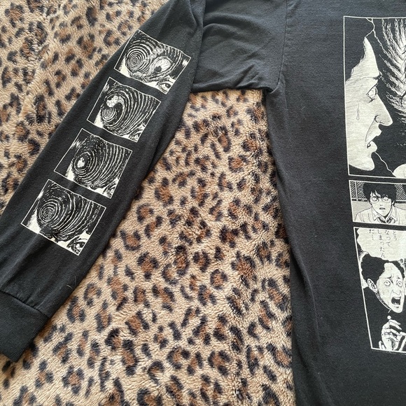 Uzumaki Long sleeve black tee bought at spencer’s and worn once - Picture 4 of 5